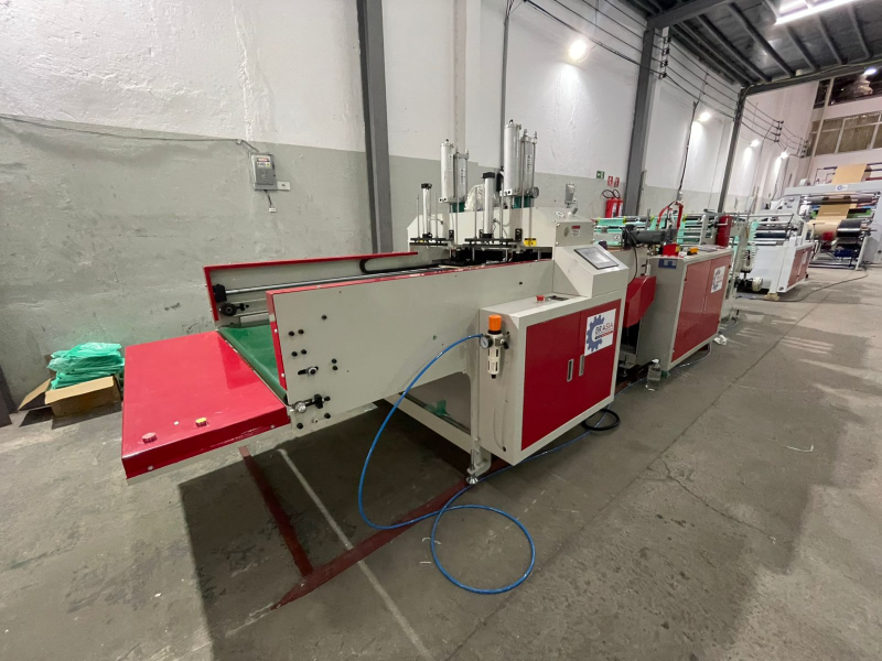 Máquina de fazer Sacolas Plásticas - Automática - Pista Dupla Máquina de fazer Sacolas Plásticas - Automática - Pista Dupla