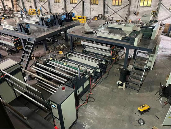 Extrusora Plástico Bolha 1300 com Laminadora para Papel Kraft - 3 camadas Extrusora Plástico Bolha 1300 com Laminadora para Papel Kraft - 3 camadas
