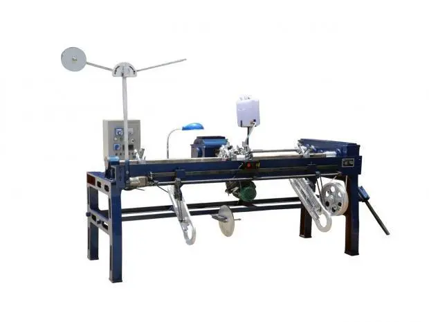 Máquina para ponteira de cadarço
